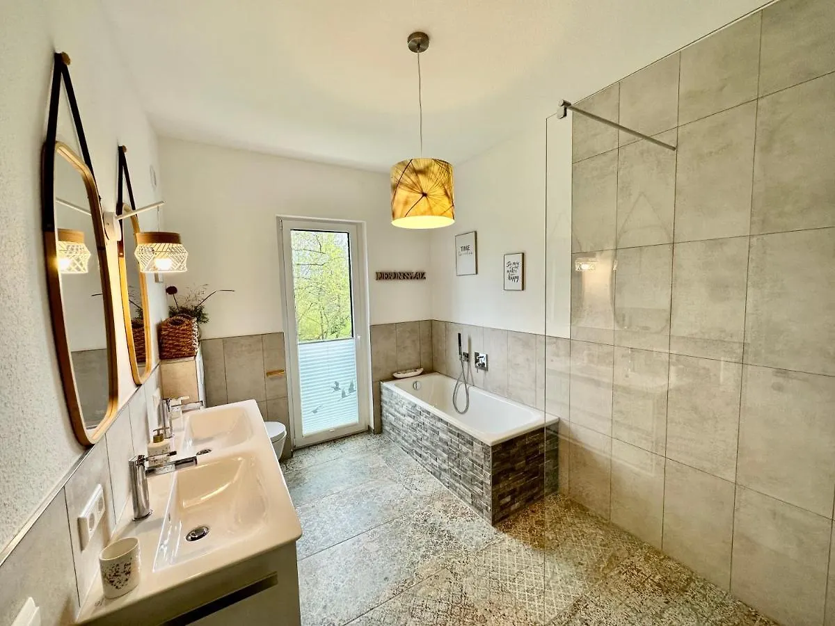 Apartment Auf Zwei Ebenen Mit Aussicht Ins Gruene Stuttgart 0*,  Germany