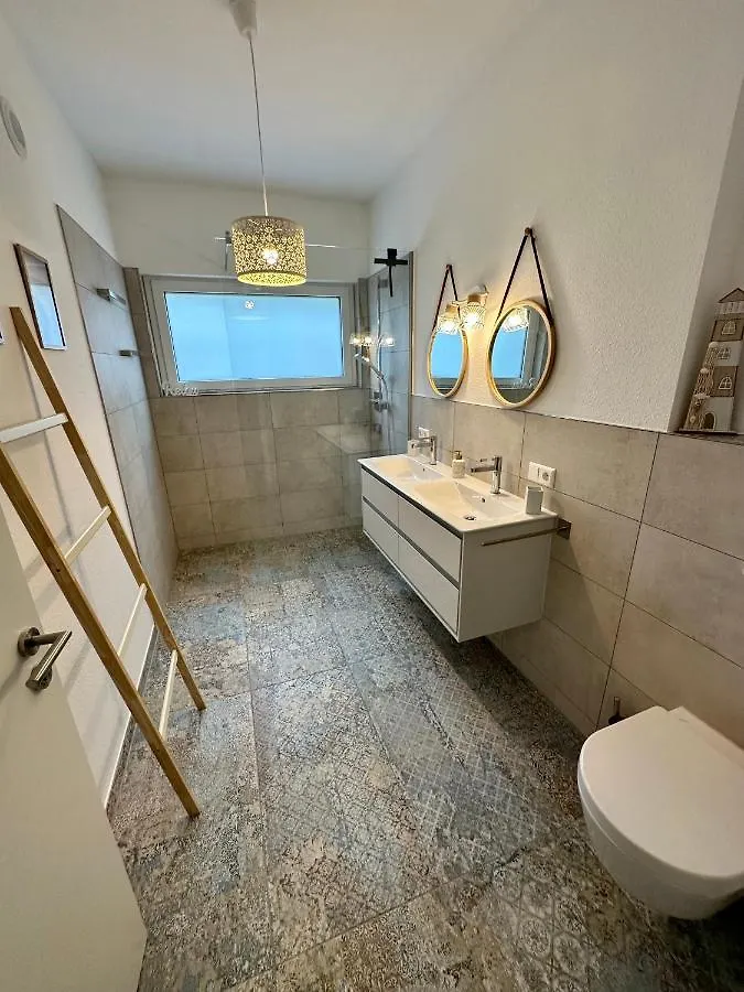 Apartment Auf Zwei Ebenen Mit Aussicht Ins Gruene Stuttgart 0*,  Germany