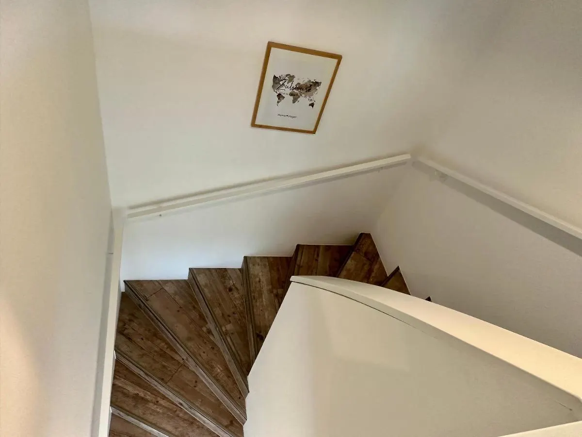 Apartment Auf Zwei Ebenen Mit Aussicht Ins Gruene Stuttgart