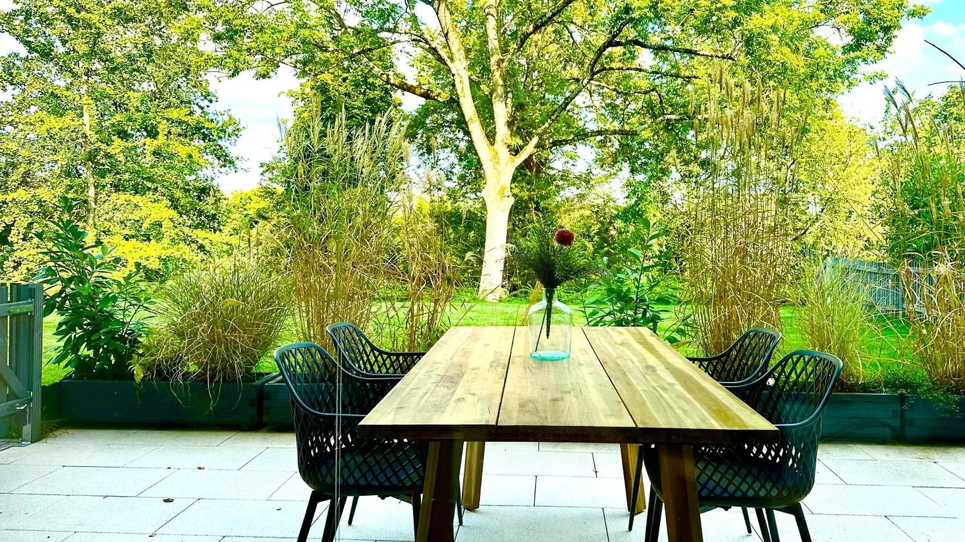 Apartment Auf Zwei Ebenen Mit Aussicht Ins Gruene Stuttgart