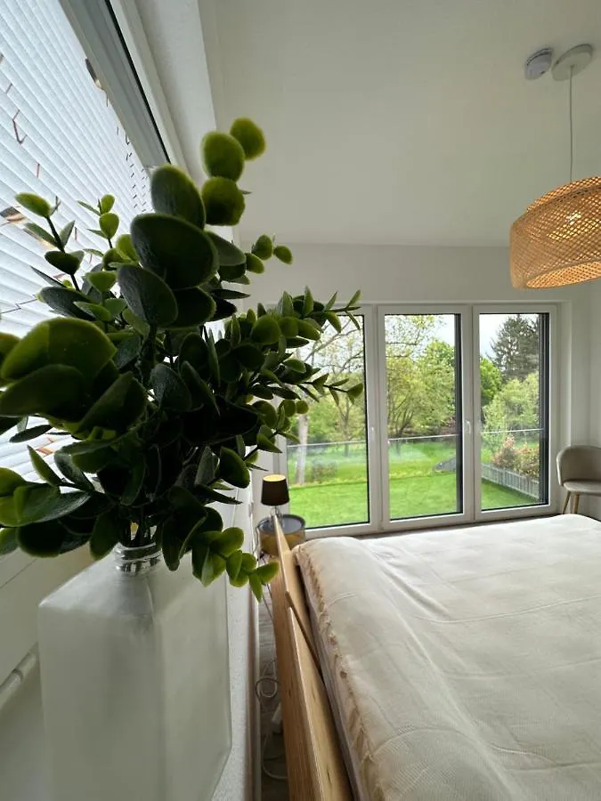 Apartment Auf Zwei Ebenen Mit Aussicht Ins Gruene Stuttgart 0*,
