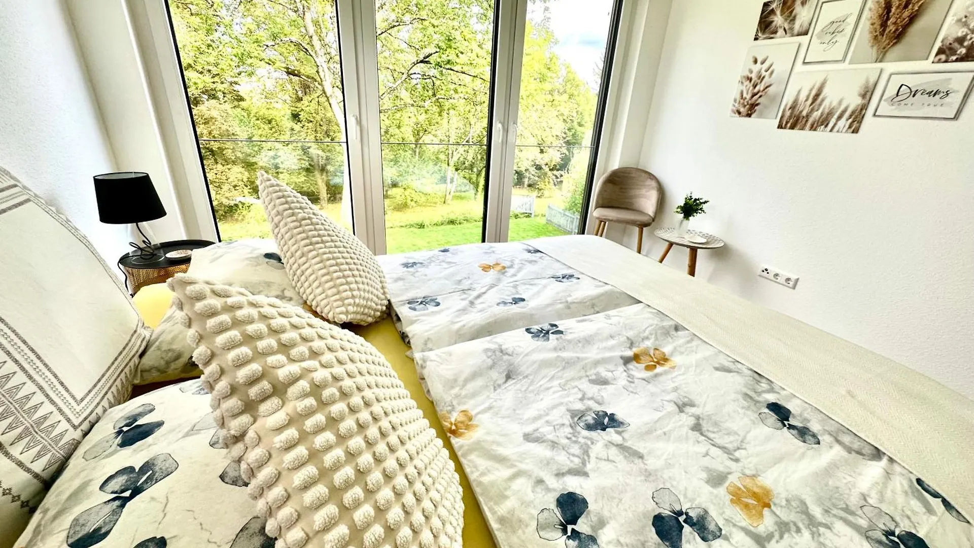 Apartment Auf Zwei Ebenen Mit Aussicht Ins Gruene Stuttgart 0*,  Deutschland